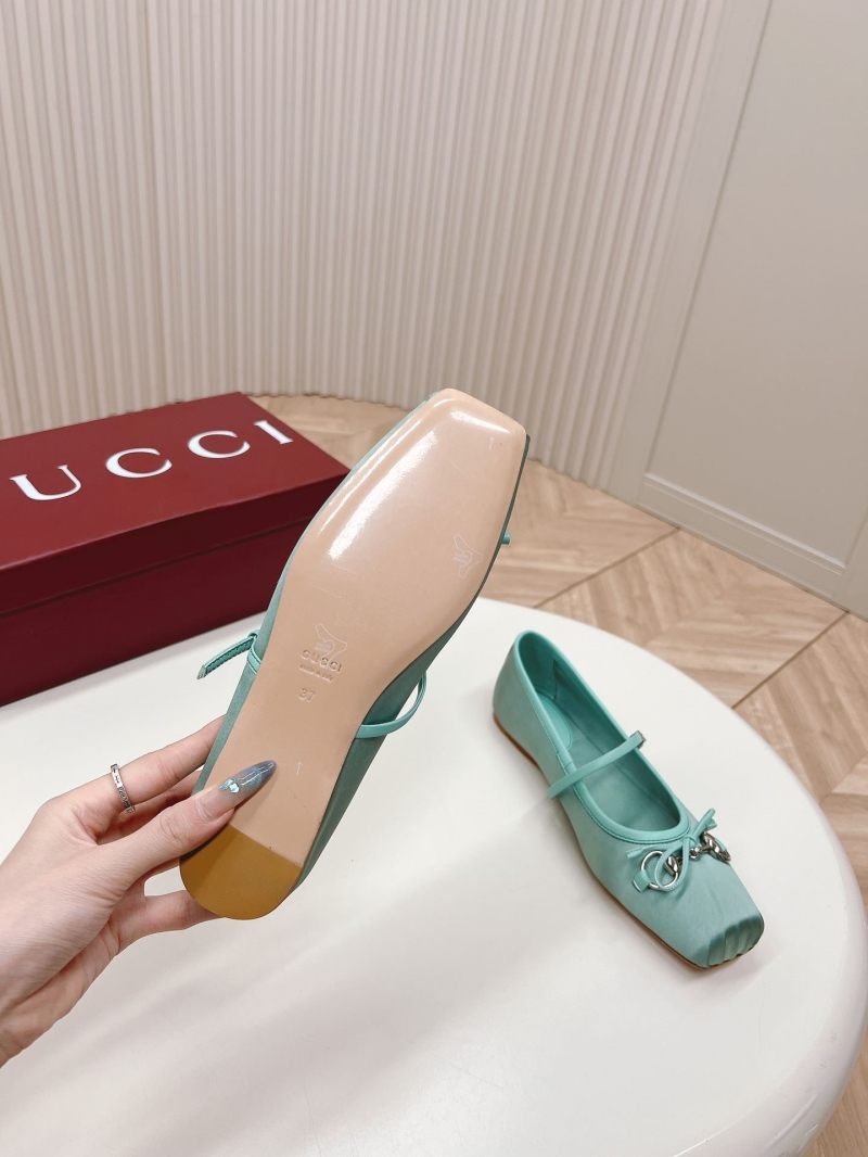 Gucci Flat Shoes